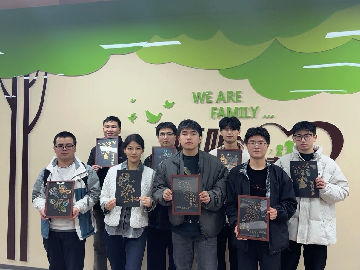 生命学院心理辅导站开展非遗烧箔画手工体验活动