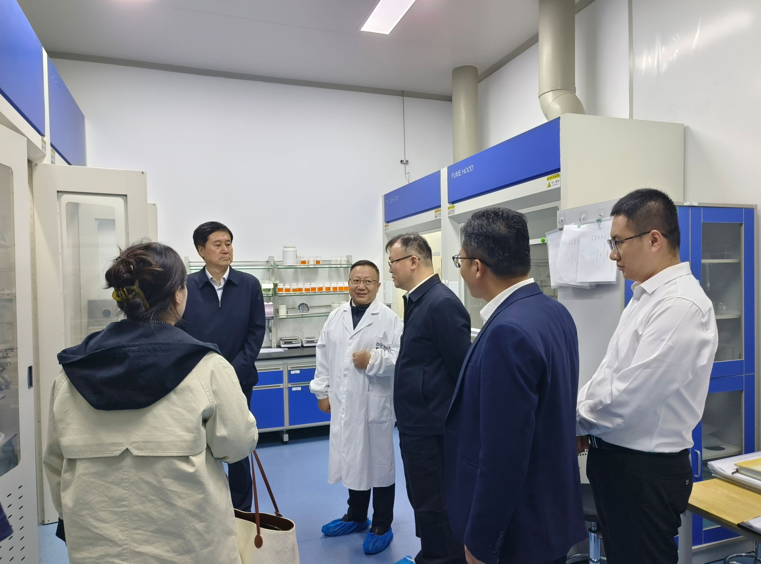 生命科学与工程学院教师陪同黄和院士赴兰州高新区调研
