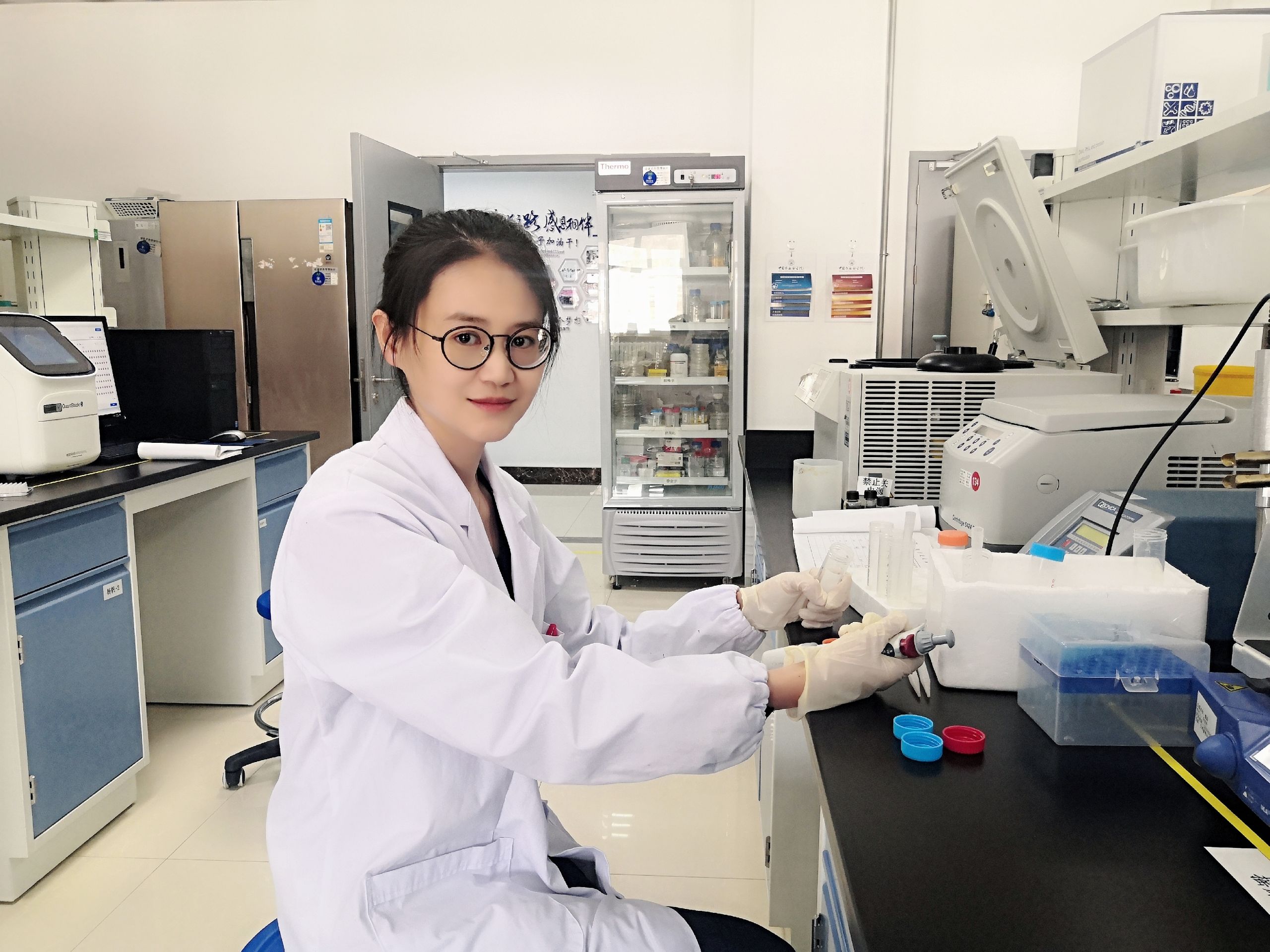 毛箬青校友深耕动物疫病防控领域成绩斐然