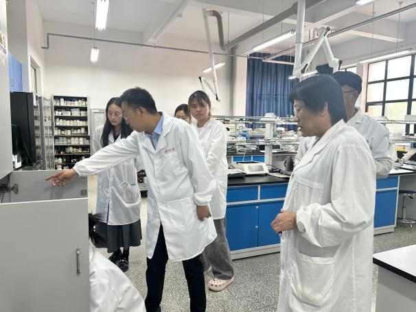生命科学与工程学院实验中心开展学期末实验室安全大检查