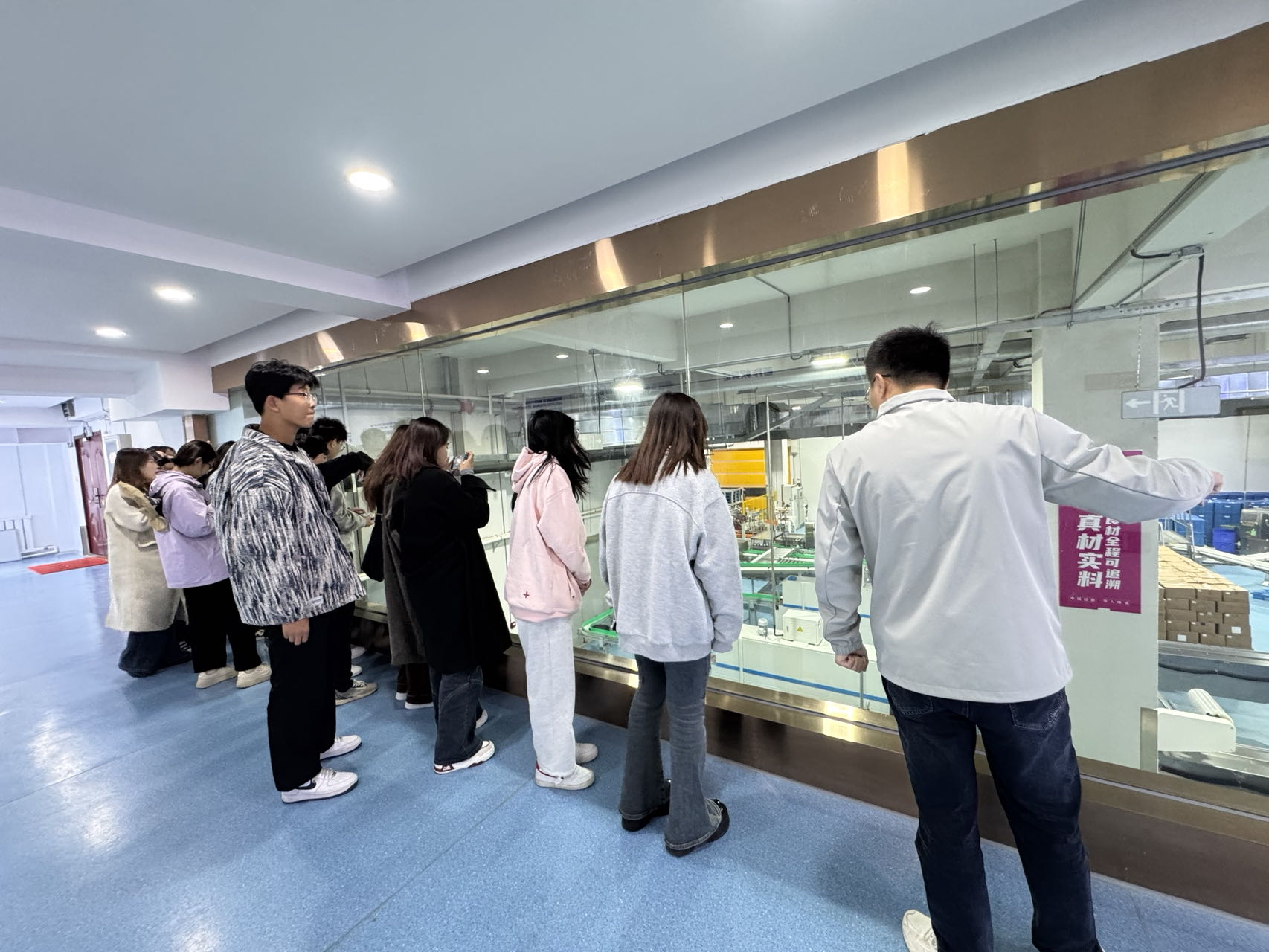 探访食品工业“智”造现场，创新实验班学子感知科技力量