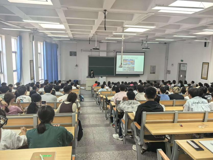 生命学院开展25级本科生入学教育专题讲座—“校规校纪篇”