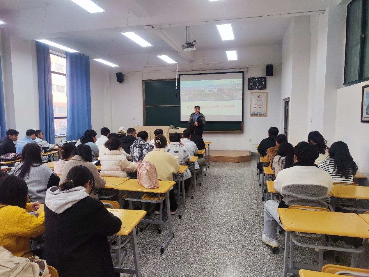 启航科研新征程，筑梦药学新未来—生命科学与工程学院成功开展2025级药学硕士研究生新生入学教育